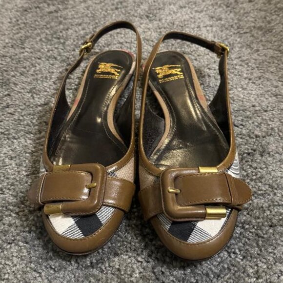 Burberry Flats - Picture 1 of 5